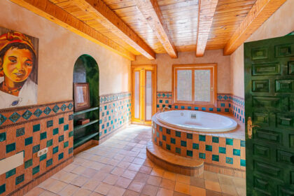 ada3c074ef1245528a1ab69bd8d90505 - 18