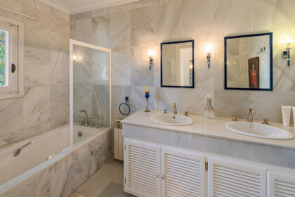 ada3c074ef1245528a1ab69bd8d90505 - 22