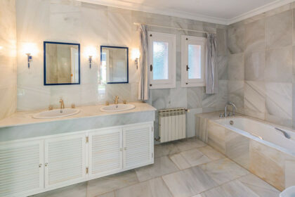 ada3c074ef1245528a1ab69bd8d90505 - 23