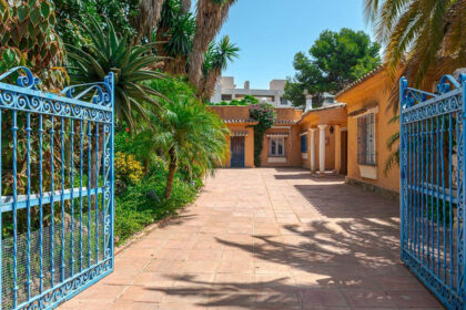 ada3c074ef1245528a1ab69bd8d90505 - 9