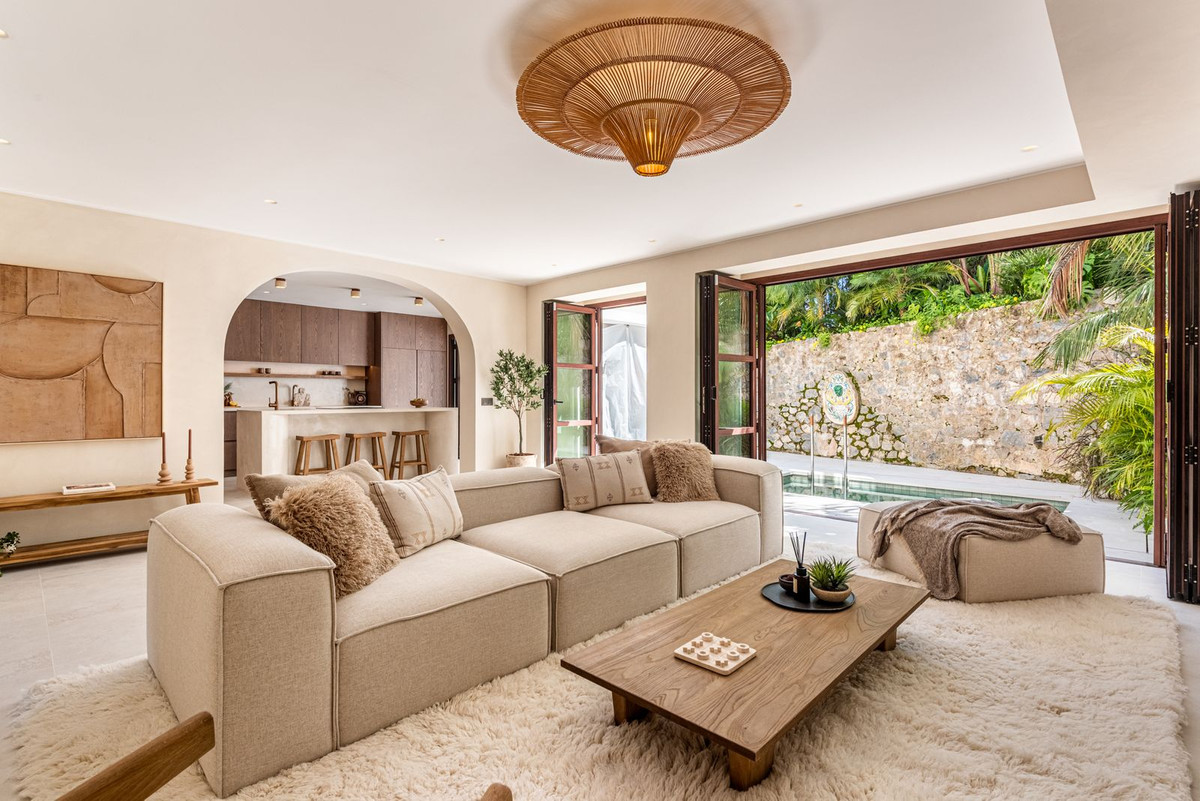 ade1cd28ddd08ad0ea52a8979a85e9e1 - 1