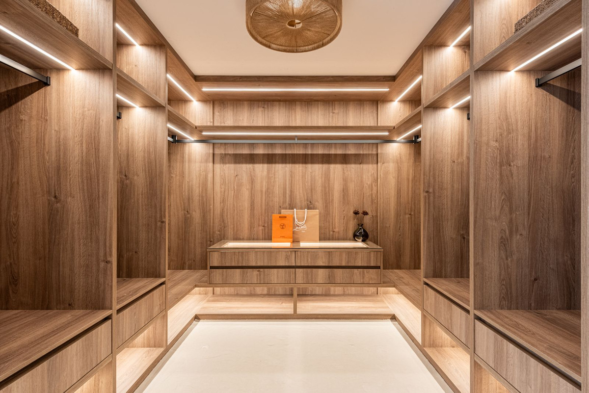 ade1cd28ddd08ad0ea52a8979a85e9e1 - 18