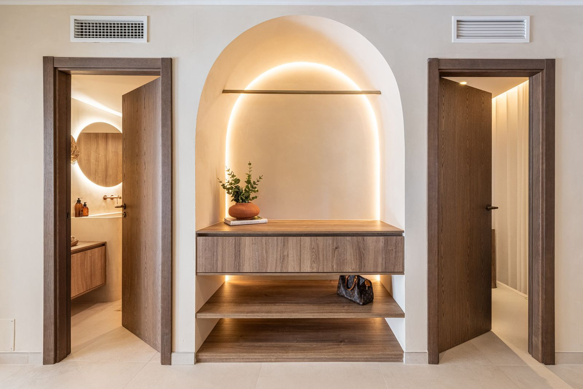 ade1cd28ddd08ad0ea52a8979a85e9e1 - 35