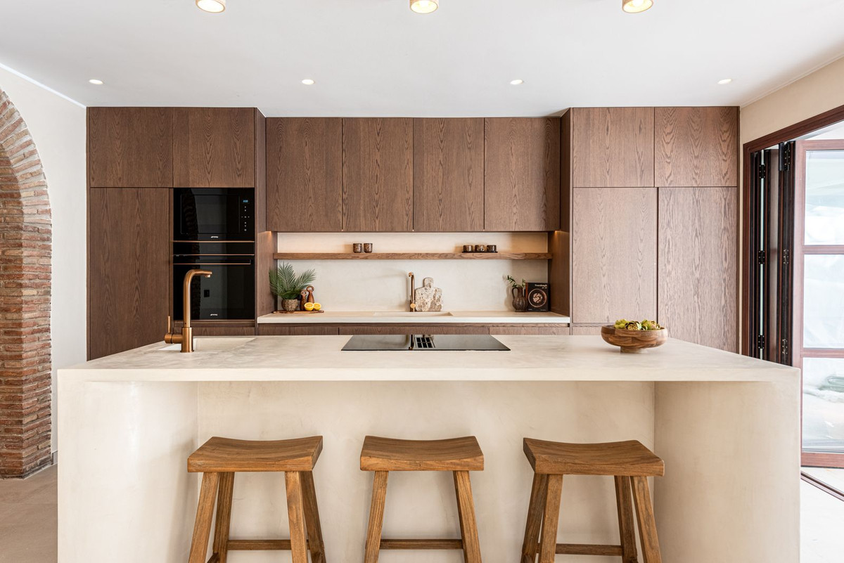 ade1cd28ddd08ad0ea52a8979a85e9e1 - 4