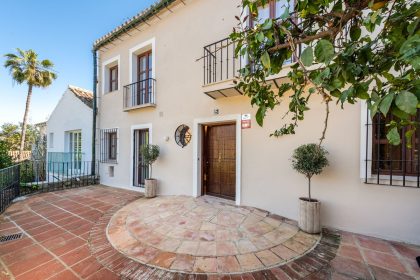 ade1cd28ddd08ad0ea52a8979a85e9e1 - 40