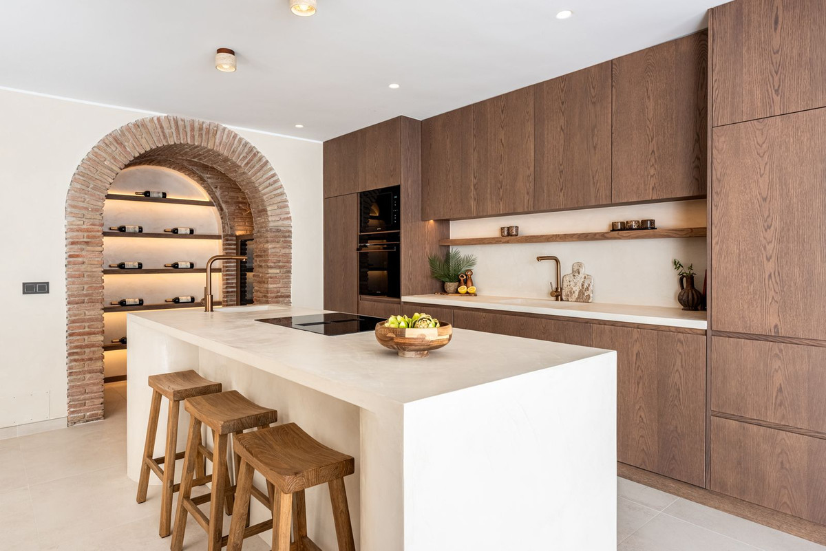 ade1cd28ddd08ad0ea52a8979a85e9e1 - 5