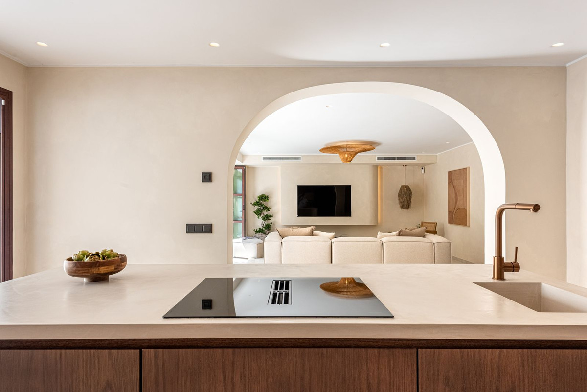 ade1cd28ddd08ad0ea52a8979a85e9e1 - 8