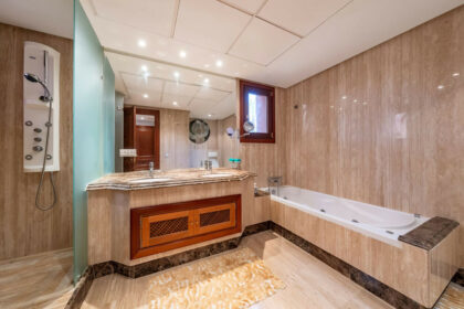 ae8c2db6572f04be926ba9534ef01422 - 16