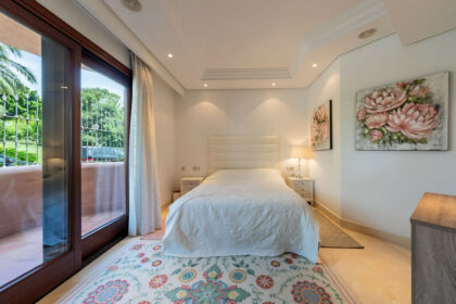 ae8c2db6572f04be926ba9534ef01422 - 19