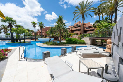 ae8c2db6572f04be926ba9534ef01422 - 25