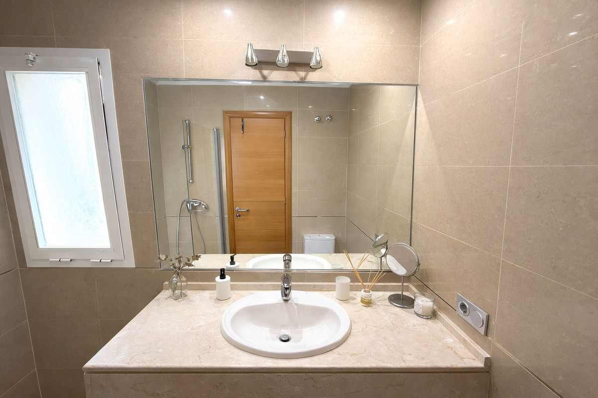 af344873e4422591af18e774b196a4d7 - 19