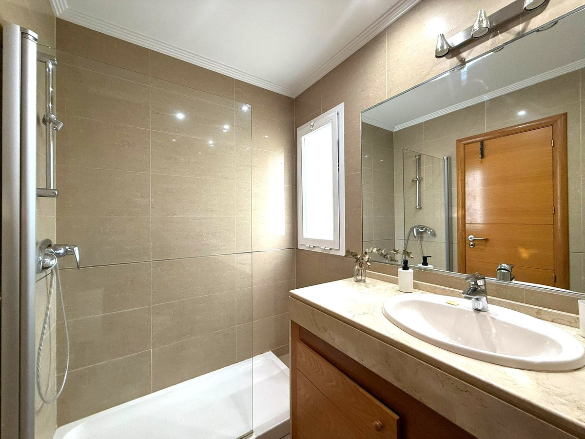 af344873e4422591af18e774b196a4d7 - 20