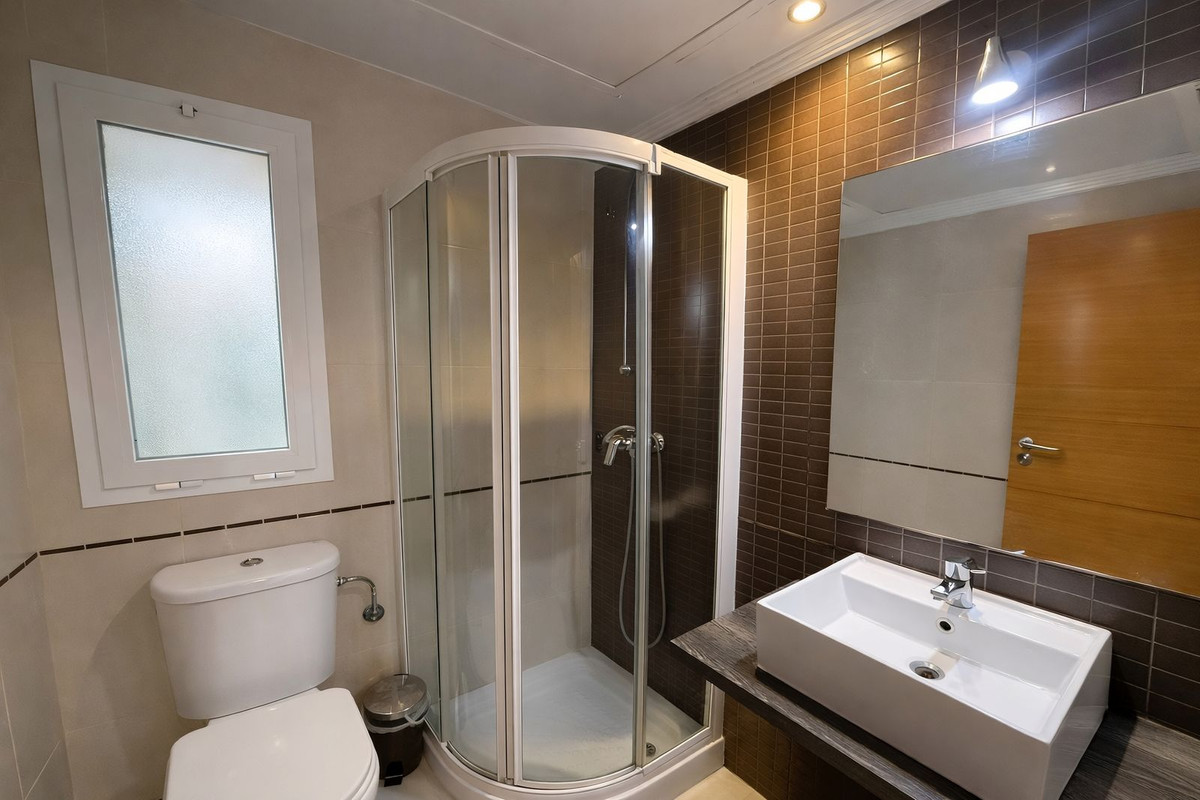 af344873e4422591af18e774b196a4d7 - 27