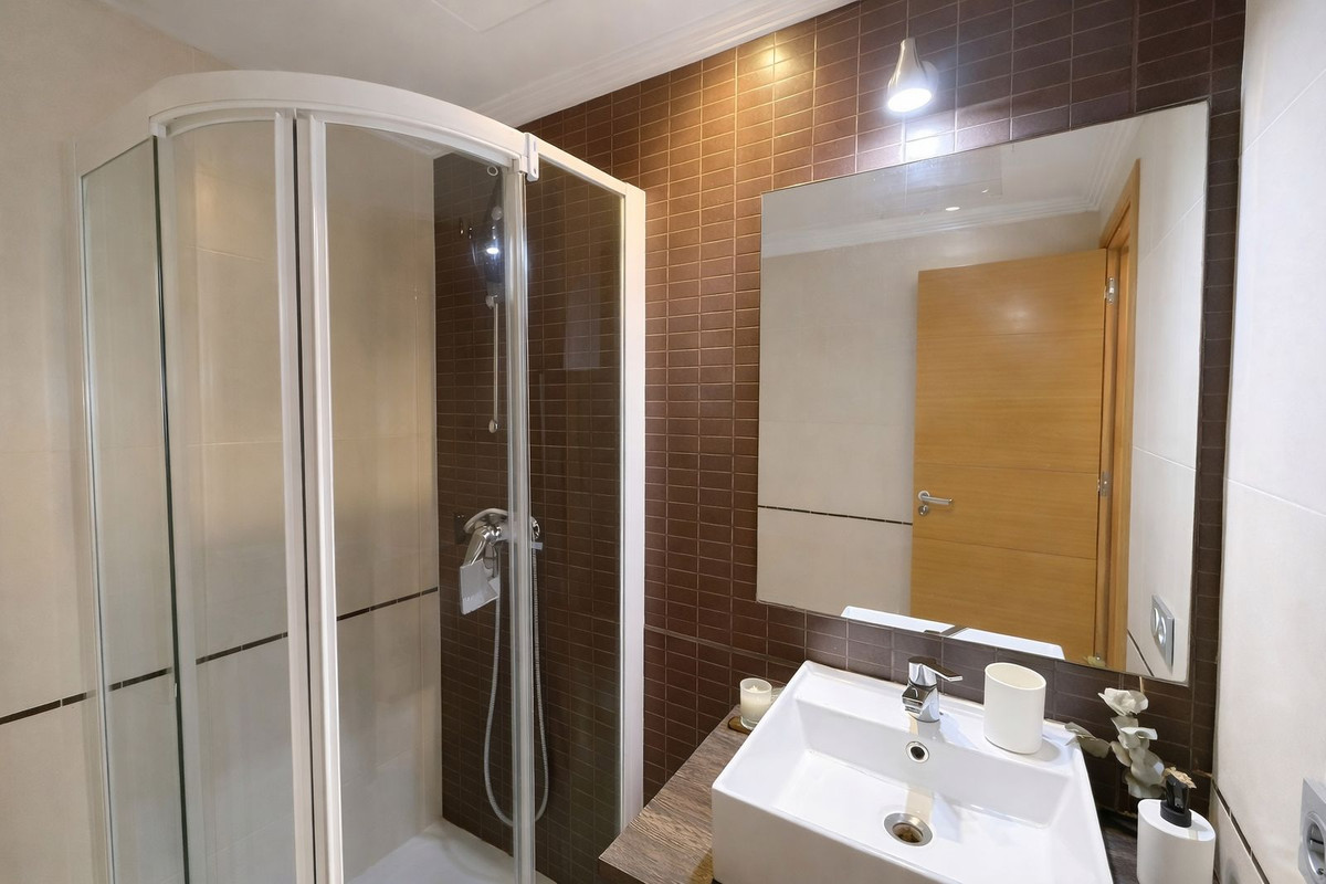 af344873e4422591af18e774b196a4d7 - 28