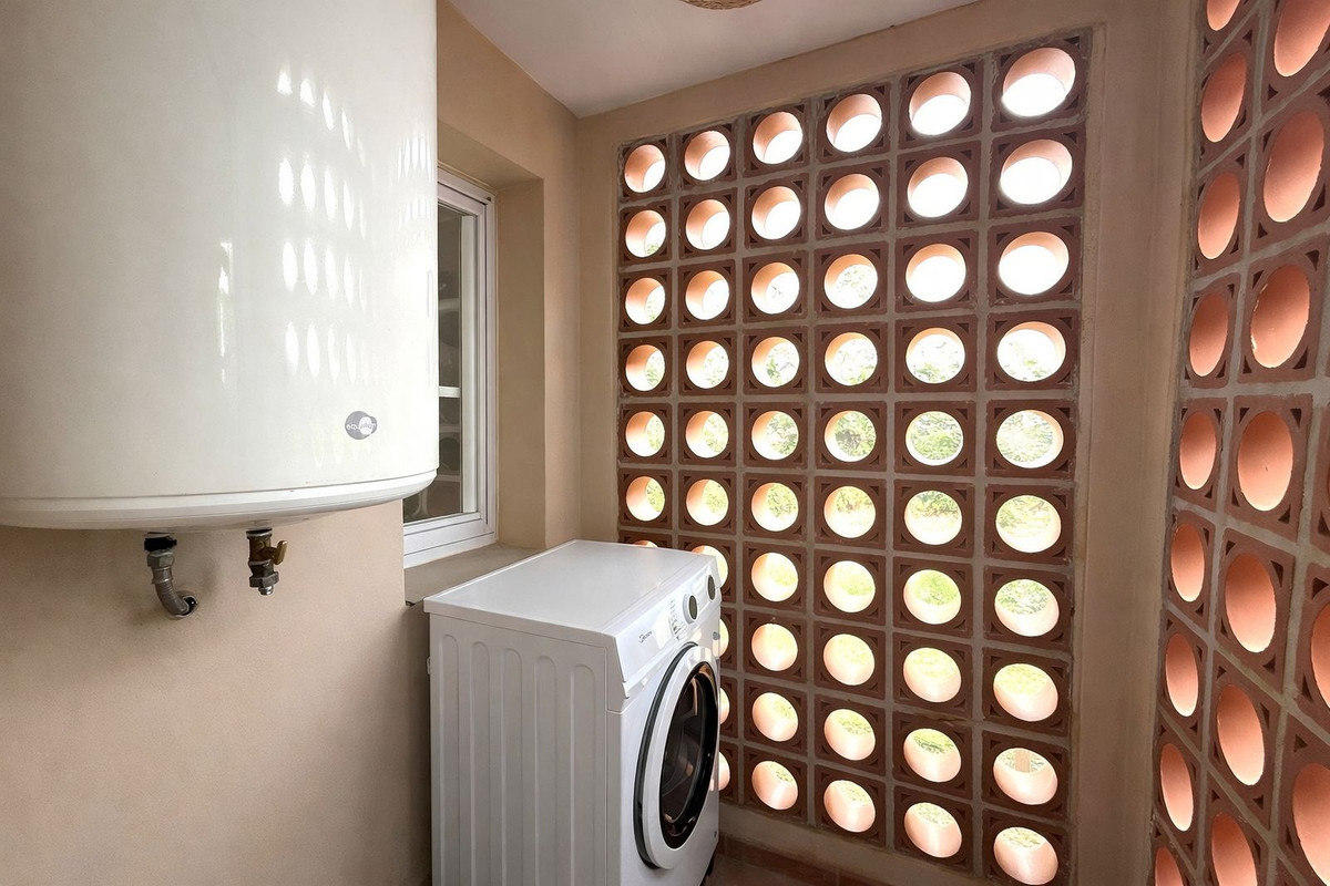 af344873e4422591af18e774b196a4d7 - 9