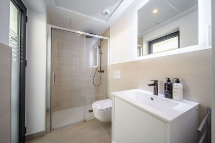 b1642bae9479fafa935d6b0337f3c138 - 21