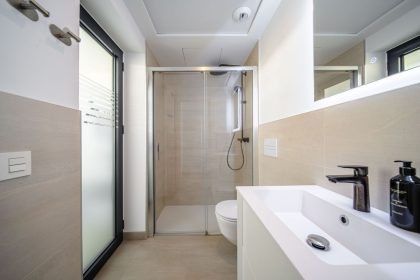 b1642bae9479fafa935d6b0337f3c138 - 32