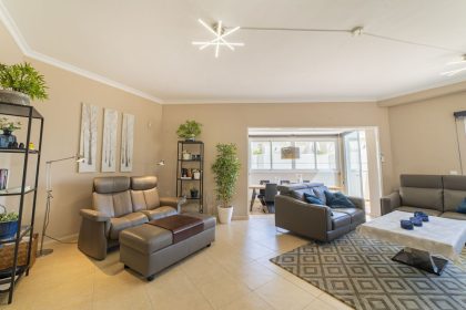 b178b67616b51429e5abcdc62c1aa624 - 10