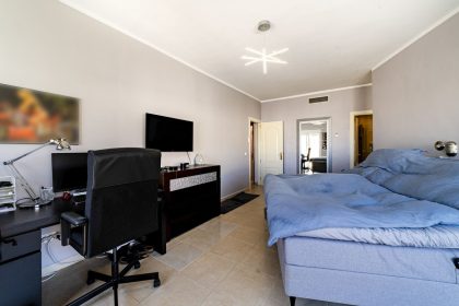 b178b67616b51429e5abcdc62c1aa624 - 24