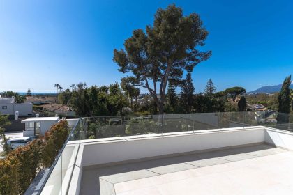 b1c2279b47acf61dad786a2c341e402b - 50