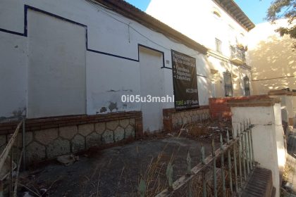 b1e9c3c55642f2cb73ee812fe80efc9b - 3