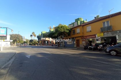 b1e9c3c55642f2cb73ee812fe80efc9b - 9