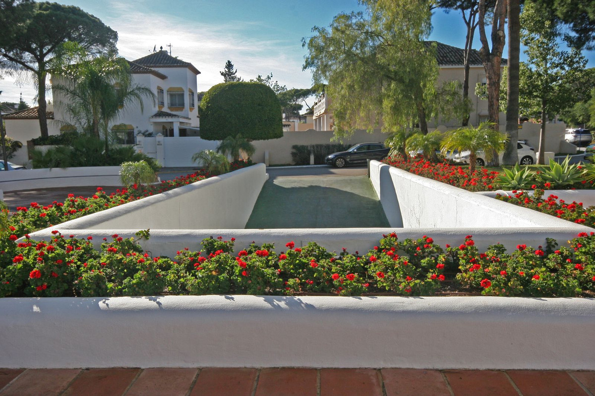 b256dae375c6249ec769ee77615fbc6e - 19