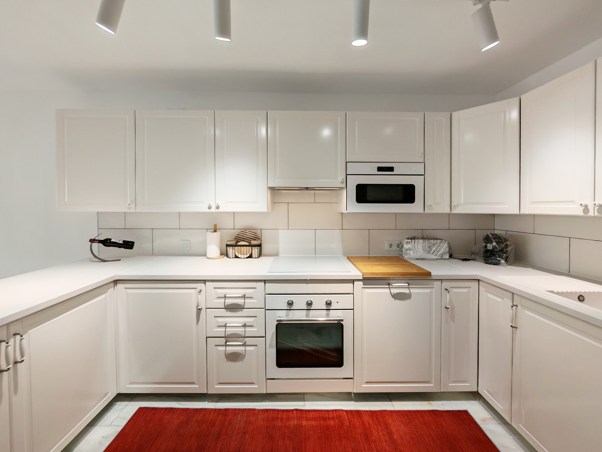 b25d8c5e55e14b5ba567f6c77cc7efa3 - 10