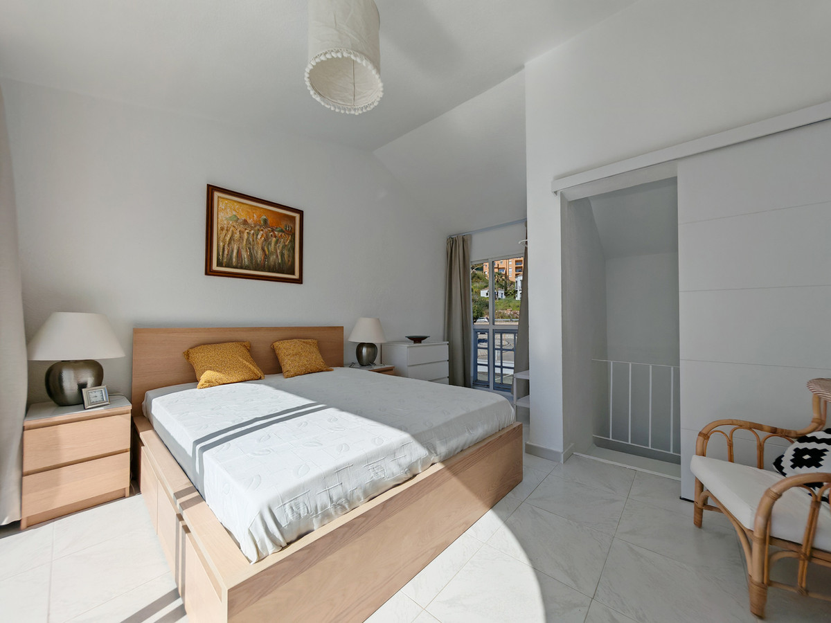 b25d8c5e55e14b5ba567f6c77cc7efa3 - 15