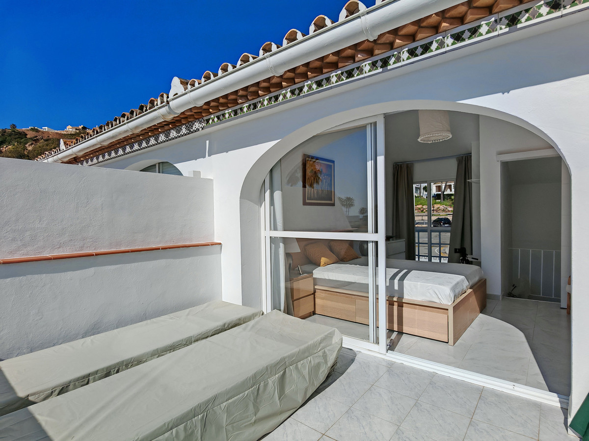 b25d8c5e55e14b5ba567f6c77cc7efa3 - 16