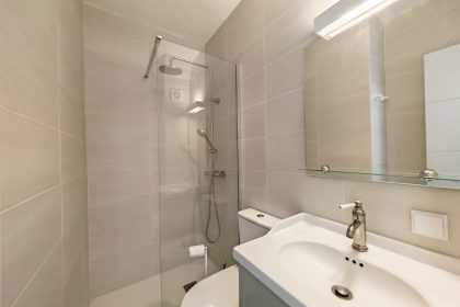 b25d8c5e55e14b5ba567f6c77cc7efa3 - 18