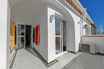 b25d8c5e55e14b5ba567f6c77cc7efa3 - 21