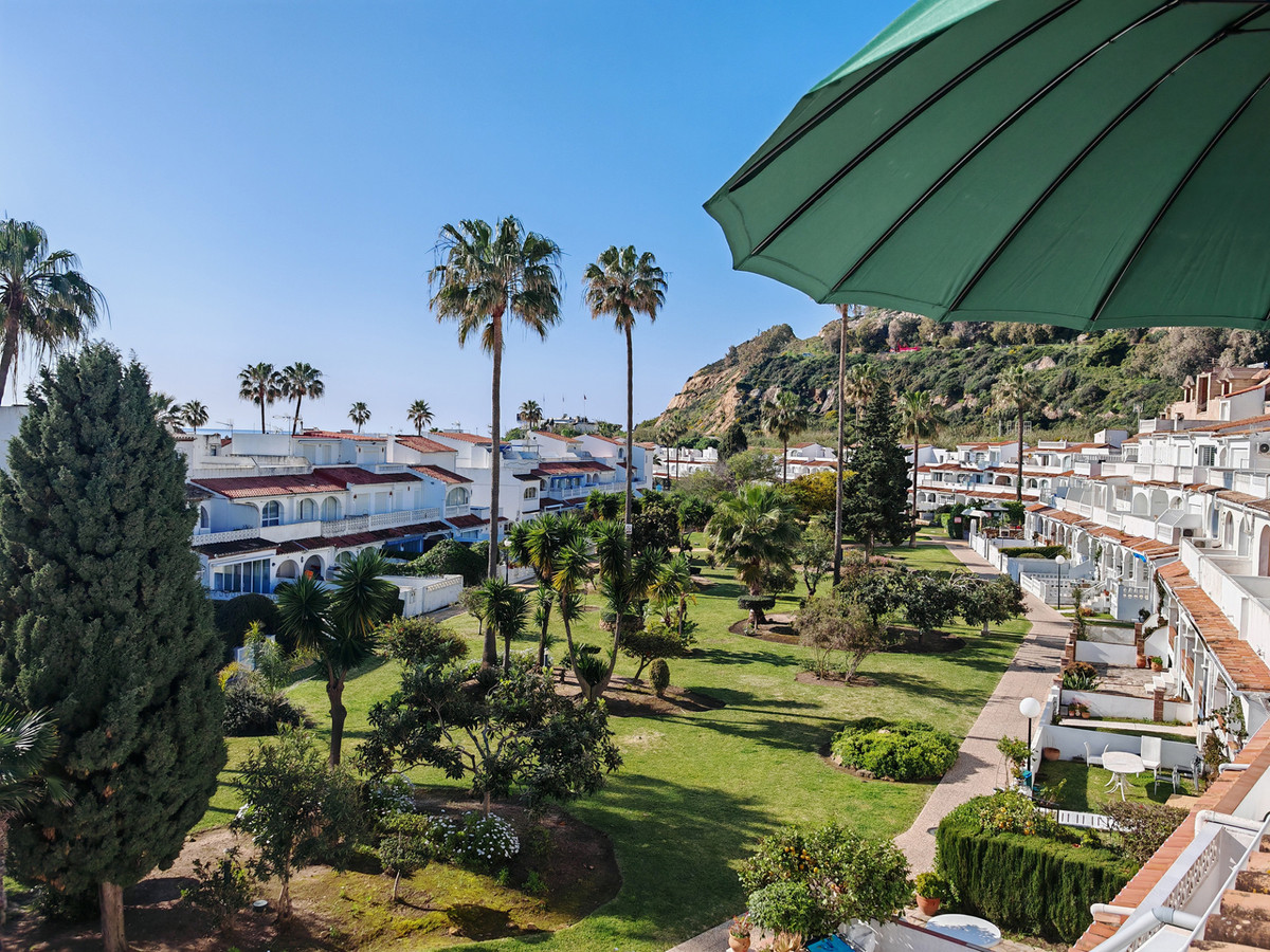 b25d8c5e55e14b5ba567f6c77cc7efa3 - 22