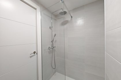 b25d8c5e55e14b5ba567f6c77cc7efa3 - 26