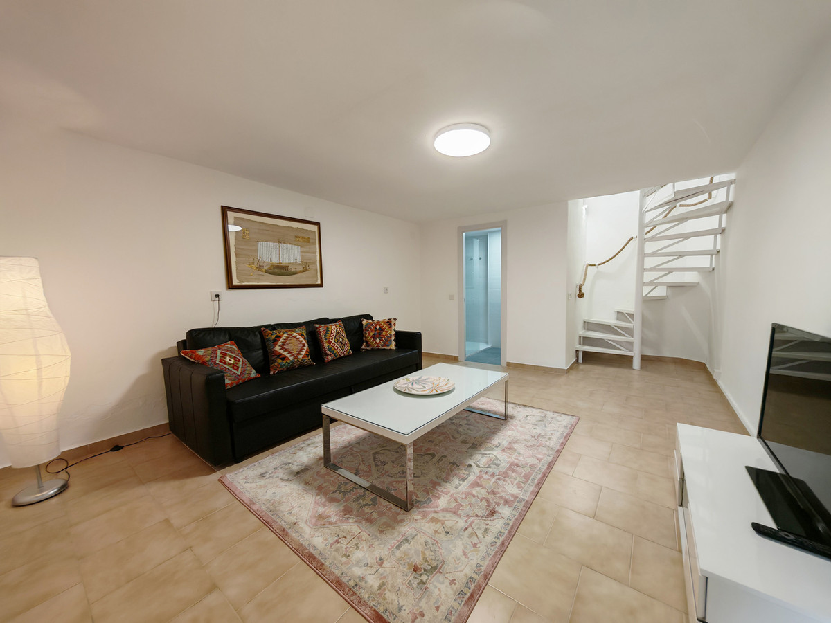 b25d8c5e55e14b5ba567f6c77cc7efa3 - 27