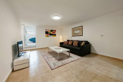 b25d8c5e55e14b5ba567f6c77cc7efa3 - 28