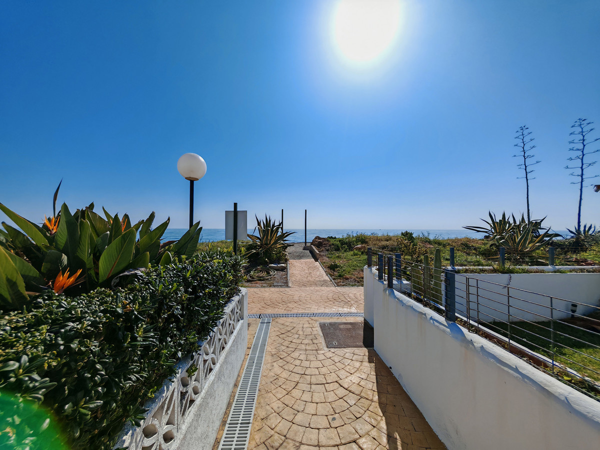 b25d8c5e55e14b5ba567f6c77cc7efa3 - 34