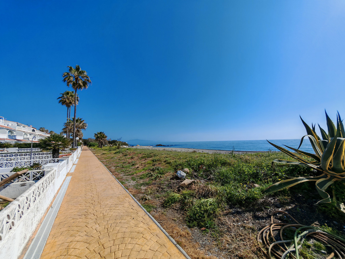 b25d8c5e55e14b5ba567f6c77cc7efa3 - 35