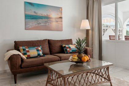 b25d8c5e55e14b5ba567f6c77cc7efa3 - 4