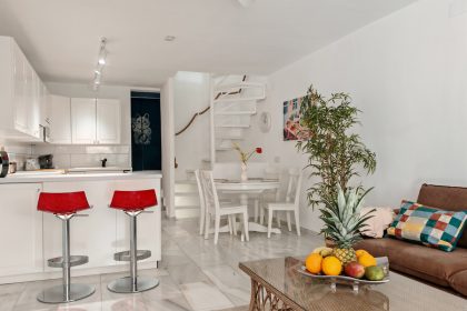 b25d8c5e55e14b5ba567f6c77cc7efa3 - 7