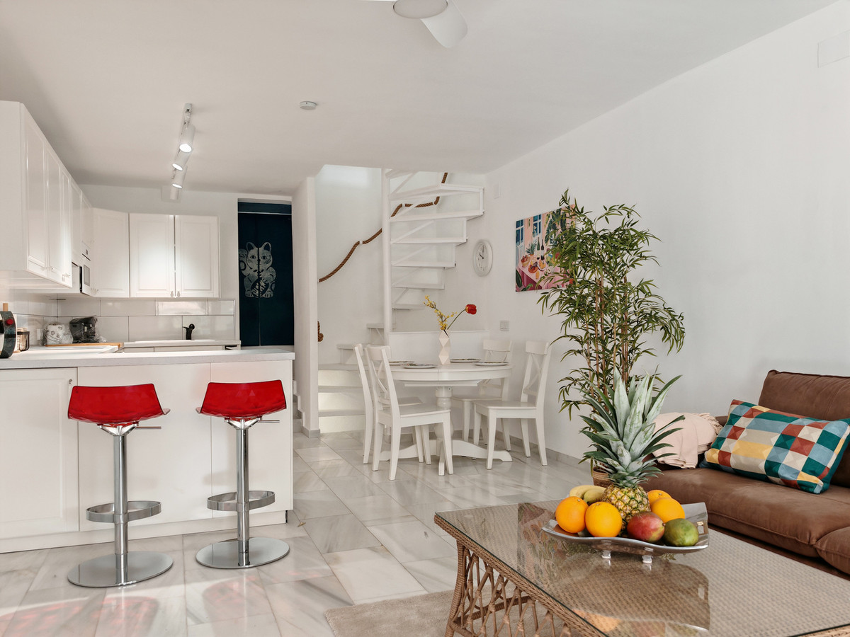 b25d8c5e55e14b5ba567f6c77cc7efa3 - 7