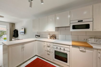 b25d8c5e55e14b5ba567f6c77cc7efa3 - 9