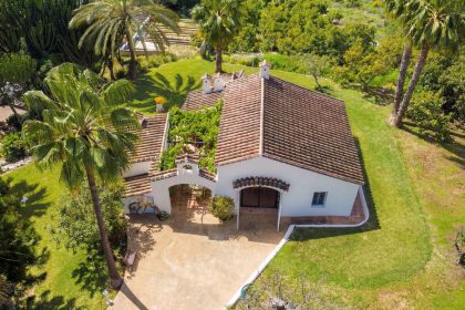 b2ebf3e25849a39289301e0c1f6733b8 - 27