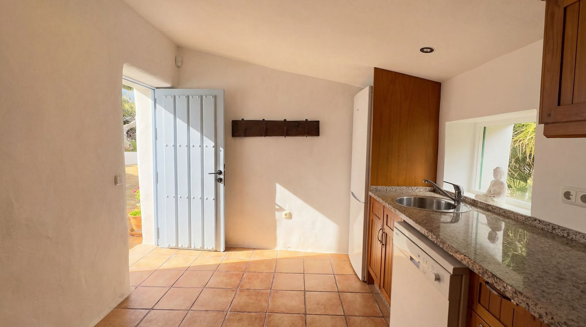 b2ebf3e25849a39289301e0c1f6733b8 - 33