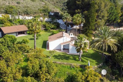 b2ebf3e25849a39289301e0c1f6733b8 - 34