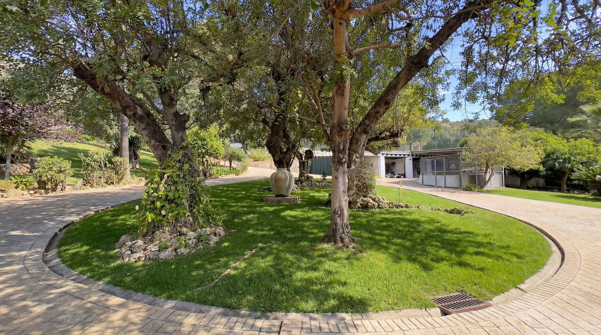 b2ebf3e25849a39289301e0c1f6733b8 - 35