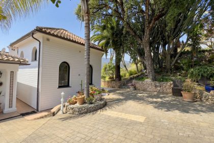 b2ebf3e25849a39289301e0c1f6733b8 - 40