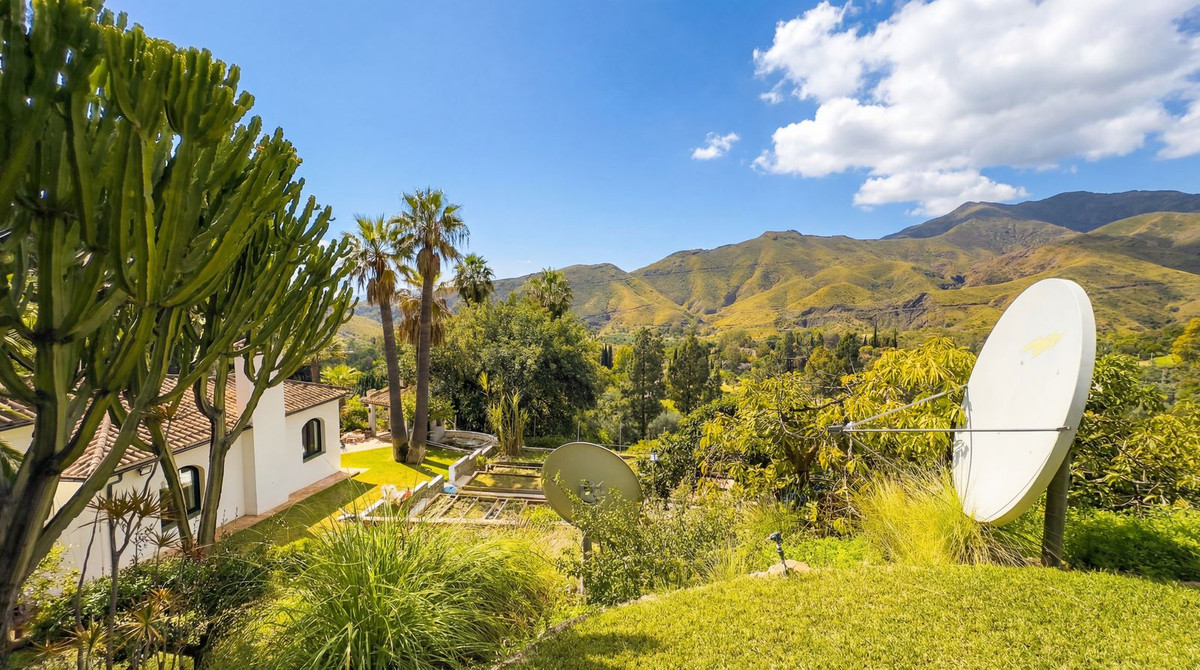 b2ebf3e25849a39289301e0c1f6733b8 - 46