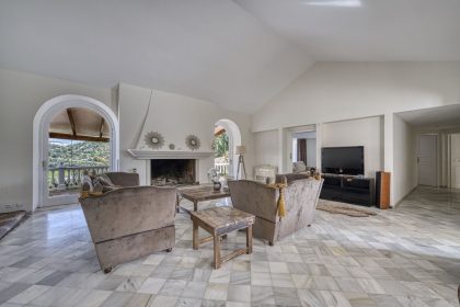 b322ac927008bc494fb93d4e86b1471b - 19