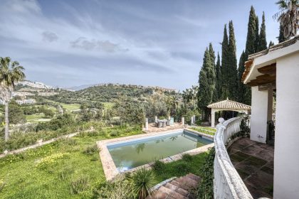 b322ac927008bc494fb93d4e86b1471b - 35